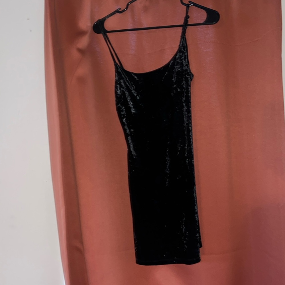 Crushed velvet black dress